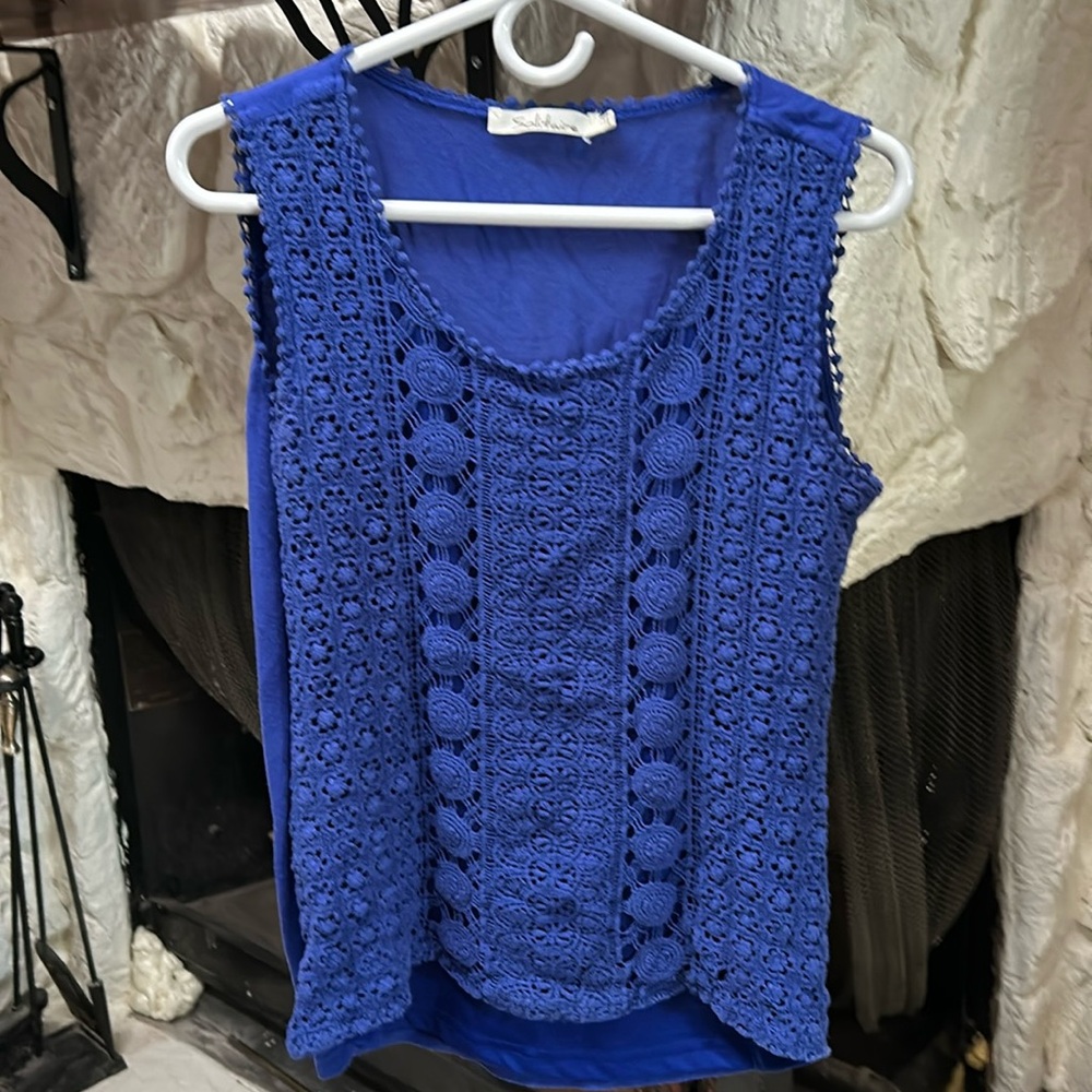 L Solitaire blue tank, crocheted lace front